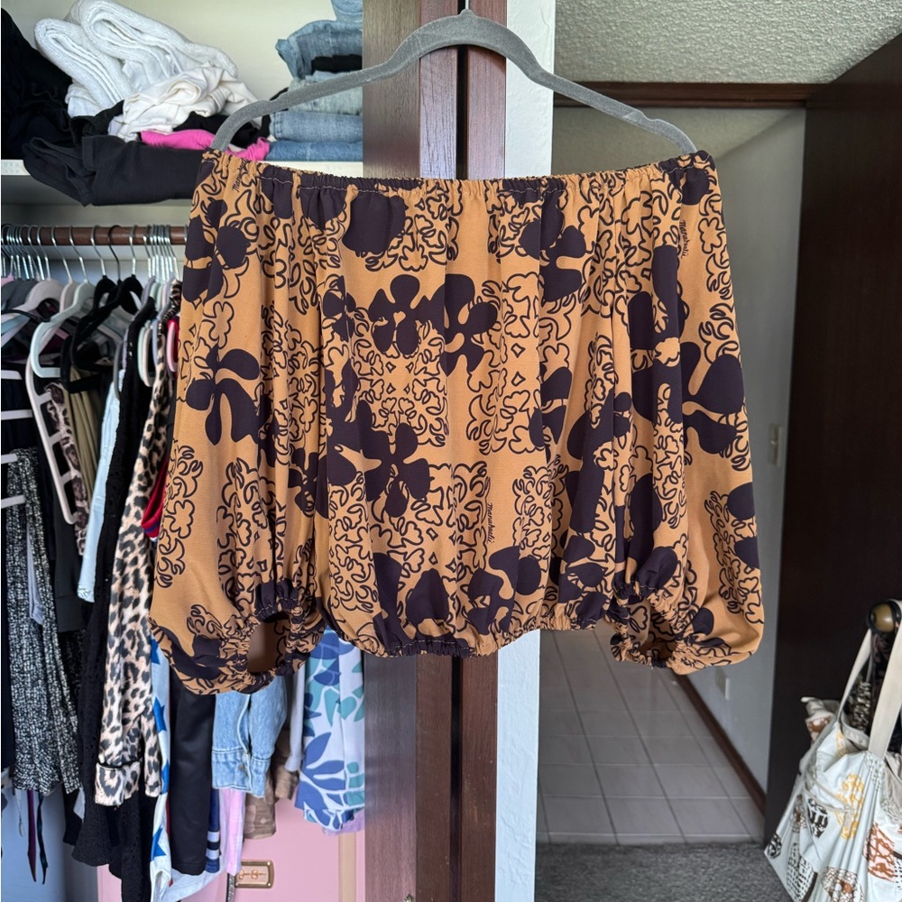 Manuhealii Brown and Black Floral Top
